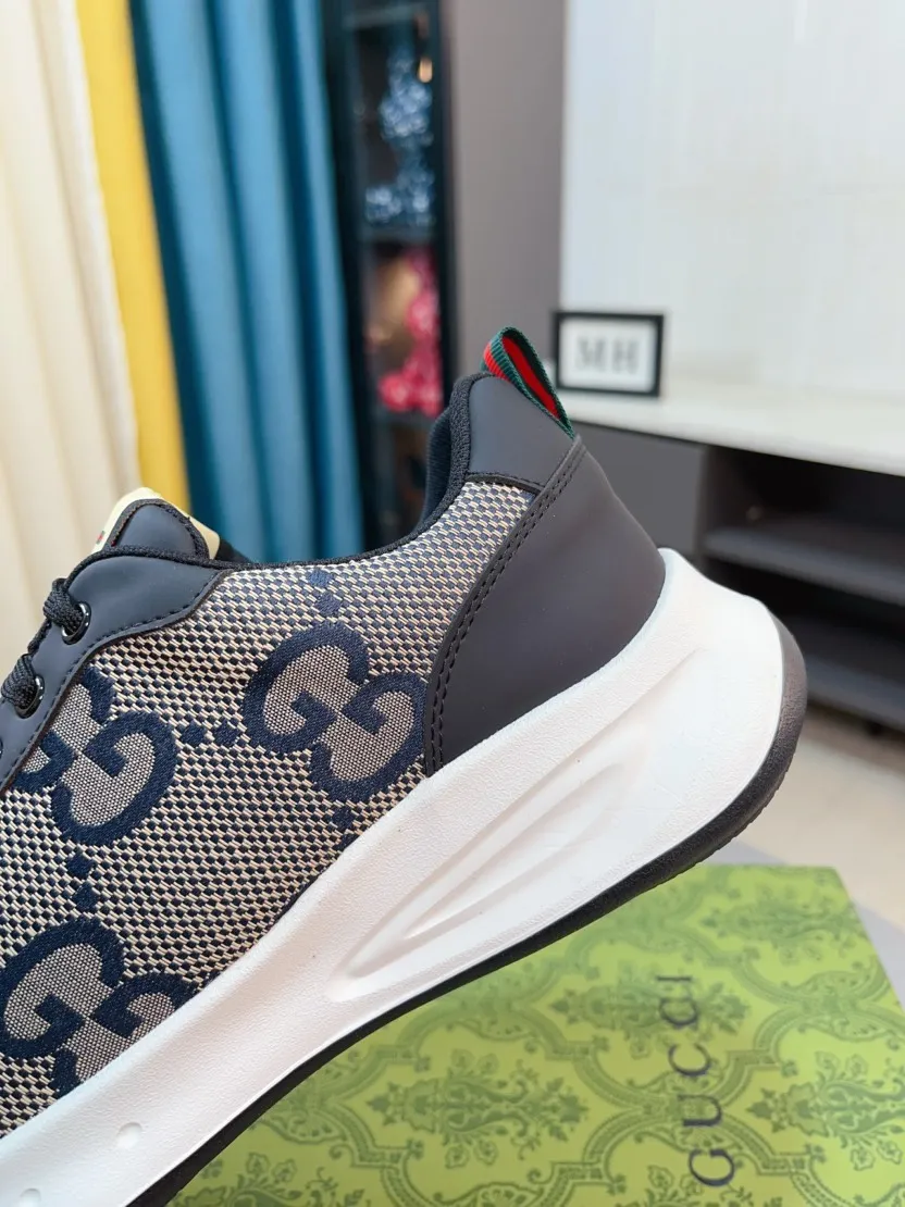 Men's shoes 💰440🌹🌹[GUCCI] Gucci's new lace-up casual men's shoes are on the market first, and the materials and workmanship are superior to all versions on the market. The highest quality shipped first-layer cowhide with imported original perforated materials➕Genuine leather lining, privately molded soft outsole, high foot comfort, imported special materials highlight the brand's unique charm, high-end customization 38-44